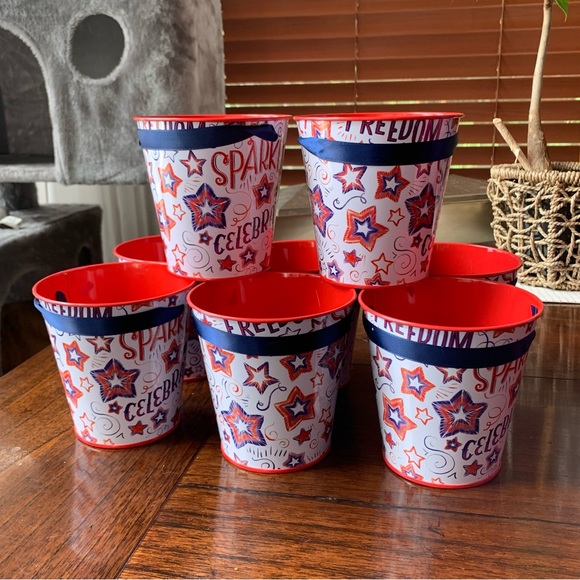 Greenbrier International Accents Tin Bucket Freedom 8 425 X 3 Blue